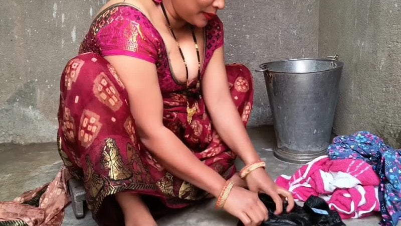 Desi belle tante indienne baisée par son beau-fils à Saari