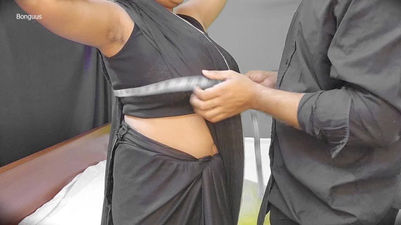 Riya Bhabhi có fuck qua một tiếng Hin-ddi trang phục thợ may