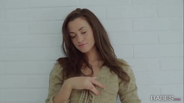 Wild Teen Girl enjoys herself in teen