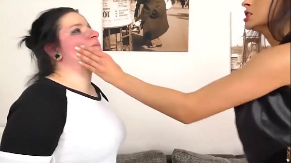 Extreme Ohrfeigen- und Spuck-Dominanz