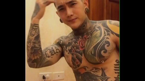 Tattooed hotboy shows sex on Blued