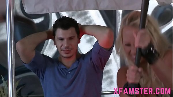 A Filly Stepdaughter piace essere sedotta e poi farsi sfondare il gatto a lungo