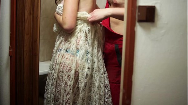 Cô gái mũm mĩm được fuck bởi thợ sửa ống nước