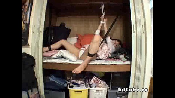 24 Profittatore &quot_Louis&quot_ La studentessa universitaria diciannovenne.