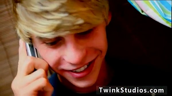 Filme pornô de trem gay xxx Garoto adolescente rico e nerd deseja o