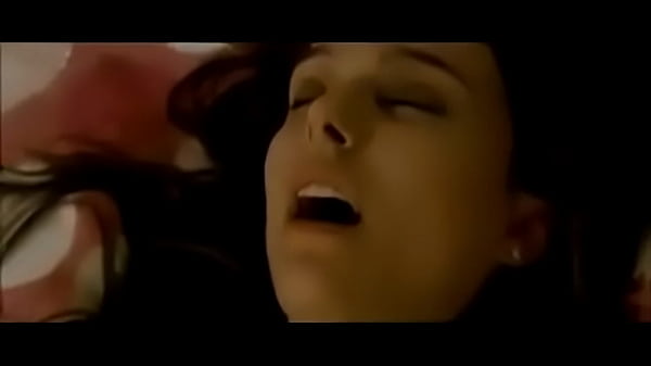 Mila Kunis stürzt sich auf Natalie Portman!