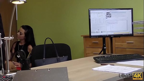 Beautiful Teen strips teen