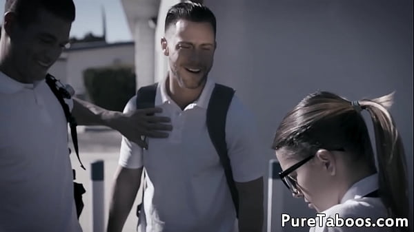 धमकाने वाली लड़कियां आर. तीन तरह से चोदो