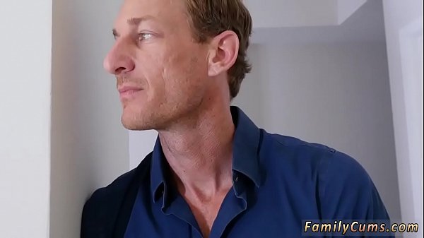 哦，第一次，在她发现他们在爬行后，她决定