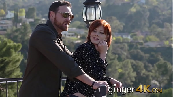 Edyn esce con un amante arrapato prima di tornare per fare sesso bollente