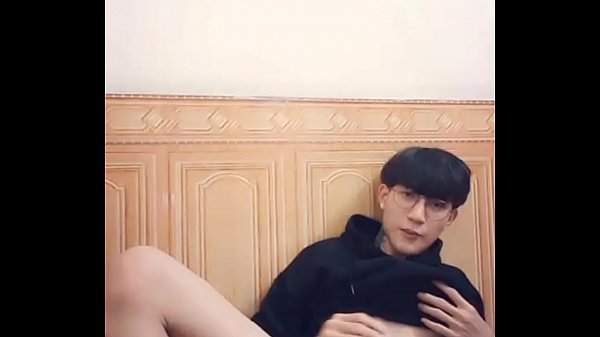 bel ragazzo con un grosso cazzo che si masturba d&acirc_m 0905