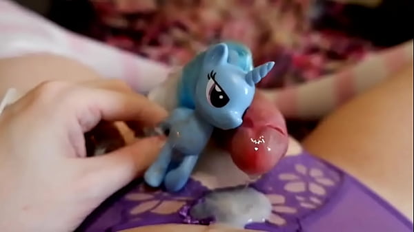 [EroNekoKun] - La carina Trixie MLP che lecca la mia carota