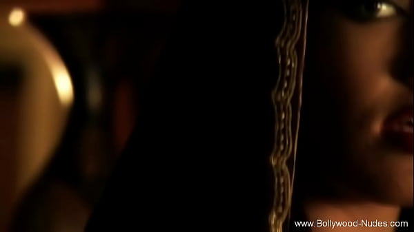 Niente di più magico che ballare nudo e sexy