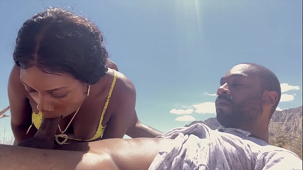 Quasi sorpreso a fare sesso nel deserto