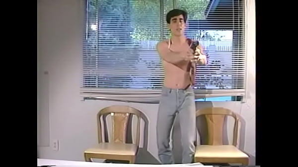 Ransacker Butch Taylor'_s assistant wants to check security of hotel safe where Saudi prince hid his diamond tiara presumedly and feel the pulse his environment