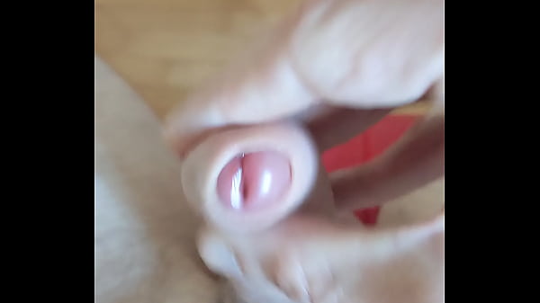 Cumshot Teen zieht sich aus – wunderschön