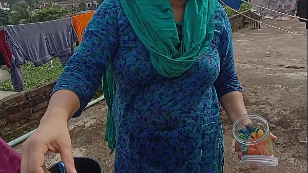 Trovala sul tetto a fare sesso