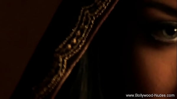 Cảm giác nghịch ngợm ở phương Đông lần với em bé chỉ để thưởng thức