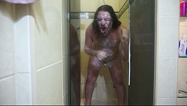 BLUEZAO SENSUALIZZAZIONE NEL BAGNO AL SUONO DI I'_M TOO SEXY