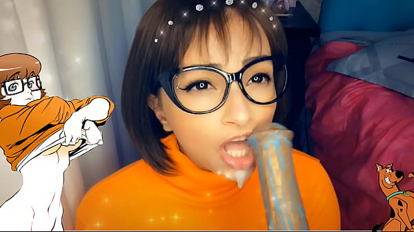 Velma & o Monstro Creampie - Velma CHUPANDO o Pau do Monstro até encher a boca de leite - Scooby Doo