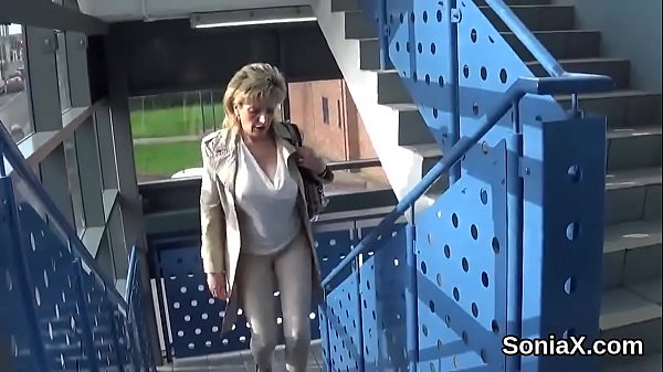 Adulterous british mature gill ellis presents her large boobs