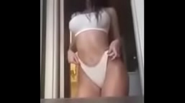 Nombre del video de las 3 chicas bailando juntas?