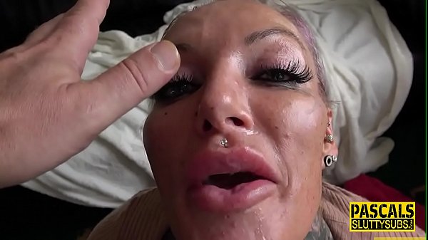 BDSM MILF cavalca il cazzo duro di Pascal