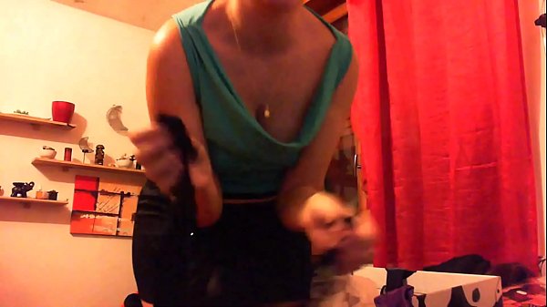 Sei un cattivo ragazzo! Tua mamma ti ha sorpreso a masturbarti mentre provava i suoi corsetti