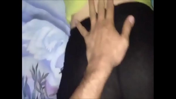 Une brune brésilienne suce et baise si bien, couple romantique hardcore