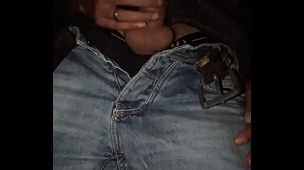 c. a stare chiuso in camera da letto per non aver fatto il proprio dovere......... Che punizione . Ma per fortuna che sono riuscito a scappare dopo una masturbazione doppia.