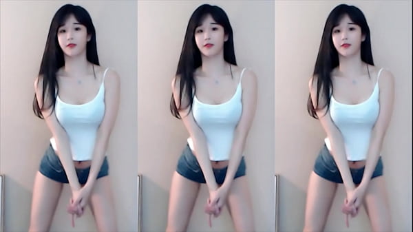 Chinese girls speed-jumping