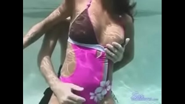 Tiffany Cross is Hav'_n Fun Underwater