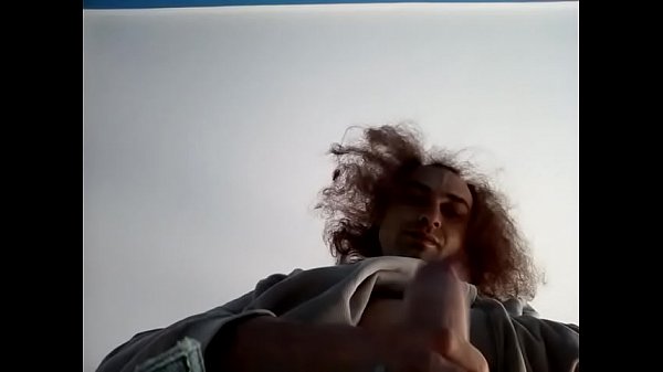 È bello masturbarsi sul mio letto. Per veri intenditori.