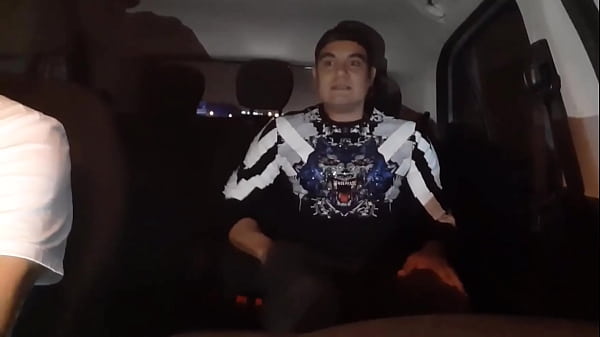 YURI GA&Uacute_CHO KOMMT AUF DEN ARSCH DES FAHRERS