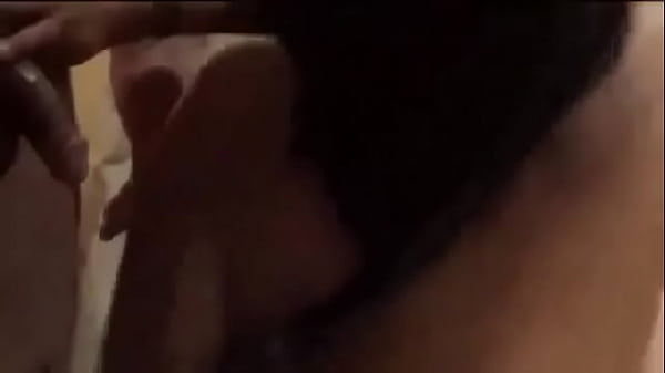 Chica delhi chupa una polla y tiene sexo anal