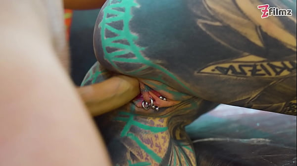 Bella teenager posa anale