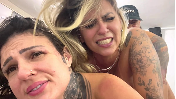 Và khi chúng tôi quan hệ tình dục tay ba thực sự tốt như thế! Với âm hộ của họ đang rung lên, họ gần như sắp xuất tinh! Ba người họ cùng nhau tận hưởng thật nhiều niềm vui đến nỗi thật dễ dàng!