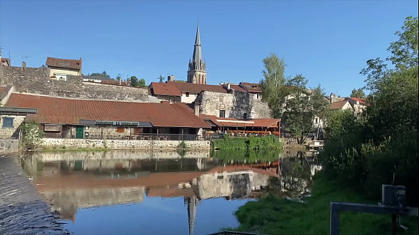 Chica joven apasionada posa
