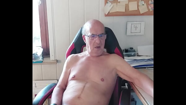 Ich filme mich wie ich bei Chaturbate wichse und abspritze
