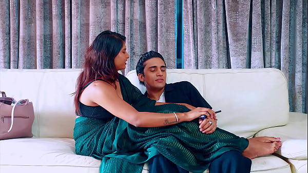 Die milchige Bhabhi mit den großen Brüsten genoss Hardcore-Sex mit ihrem Devar