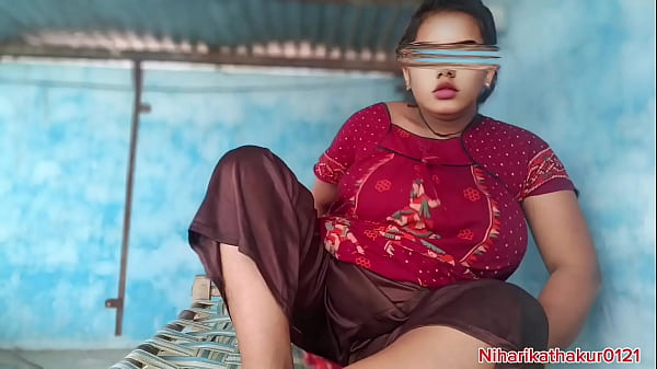 Heißes Desi-Babe allein, das einen langen Schwanz will