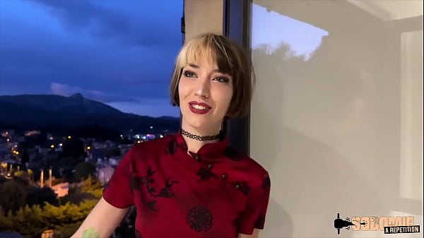 Oney, preciosa traviesa, se regala dos pollas para su culo