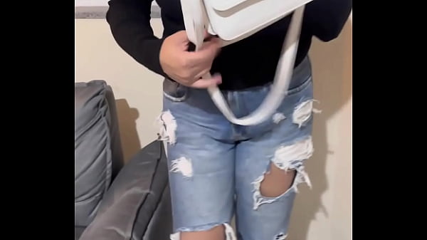 Tradisco mia moglie con la sorella tettona &laquo_Mi ordina di togliermi il preservativo!&raquo_