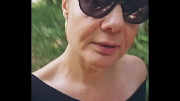 En el bosque buscando una polla