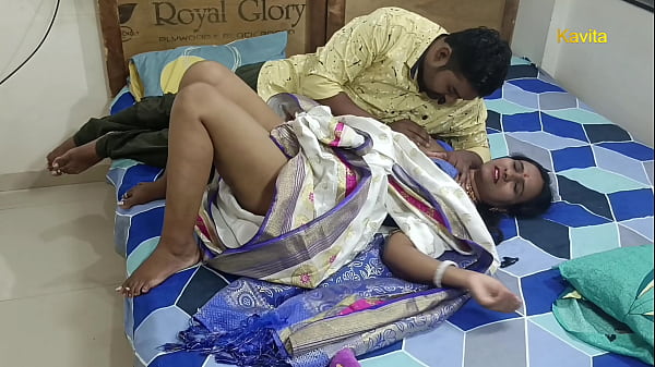 Desi india Kavita engañando a su marido con su coño peludo