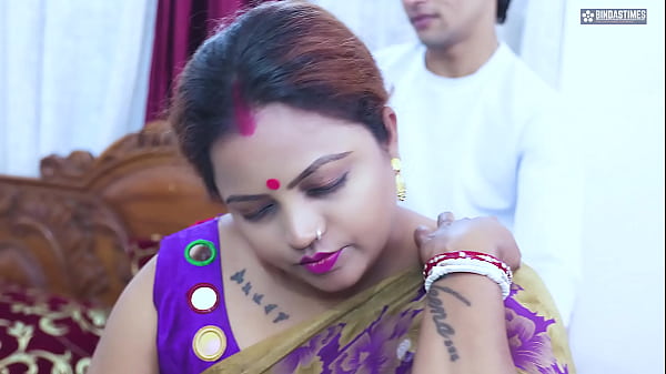 Desi madrasta excitada ensina seu enteado a foder como um profissional pela primeira vez (áudio em hindi)