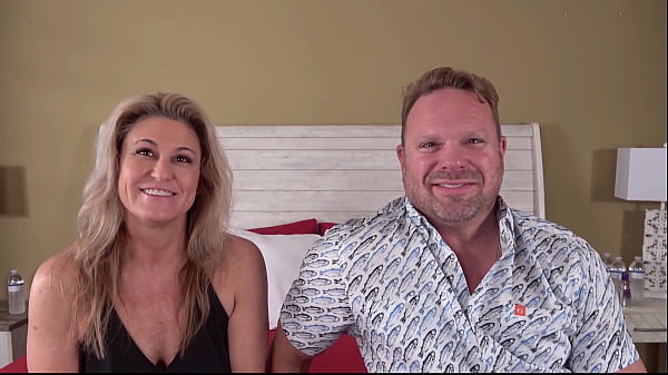 Verzweifelte Amateure, heiße MILFs mit großen Titten und Babes im College-Alter lassen sich von großen harten Schwänzen hart in die engen Fotzen ficken