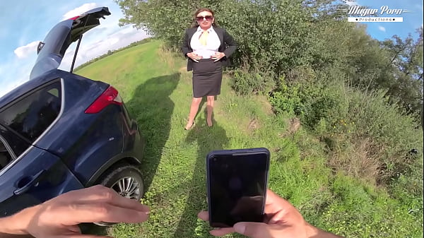 MILF-Schönheit Julia North bevorzugt Anal-Creampie