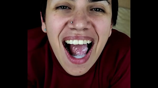 Sexy amateur Teen performs