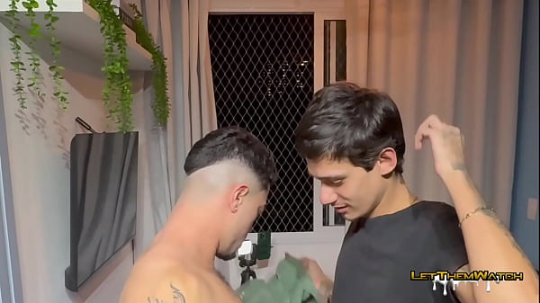 CHAMEI O COLEGA DE ACADEMIA PRA FAZER UM TREINO EM CASA, POR&Eacute_M FIZEMOS UMA PUTARIA GOSTOSA.